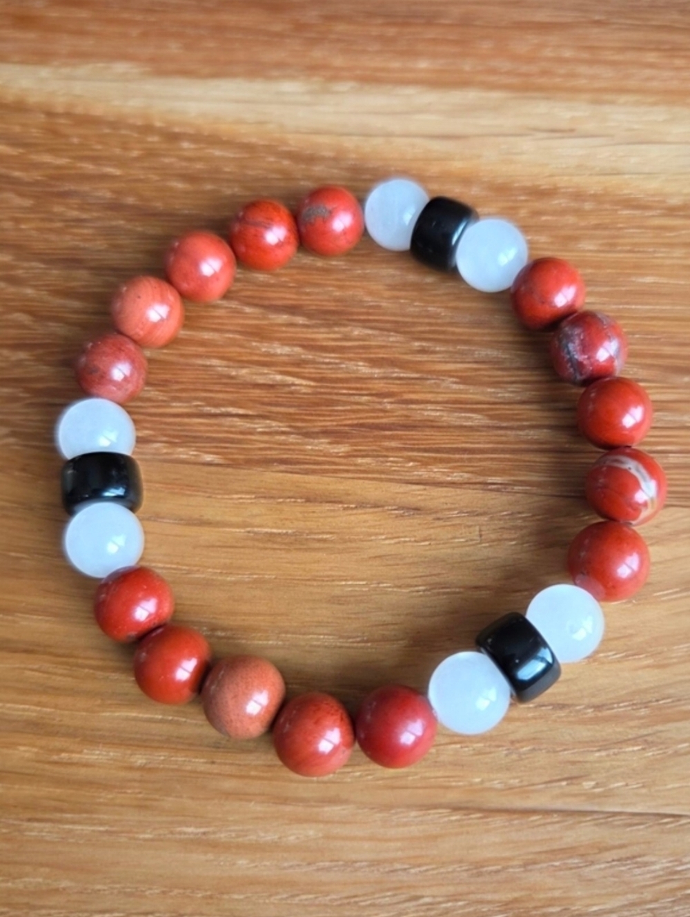 Red Jasper & White Jade Beadrd Stretch Bracelet | Handmade - Picture 6 of 12